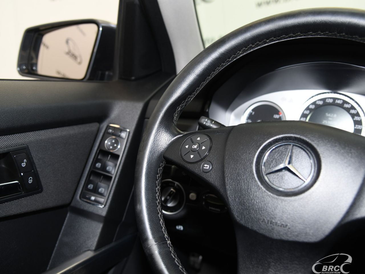 Mercedes-Benz GLK220 | 29