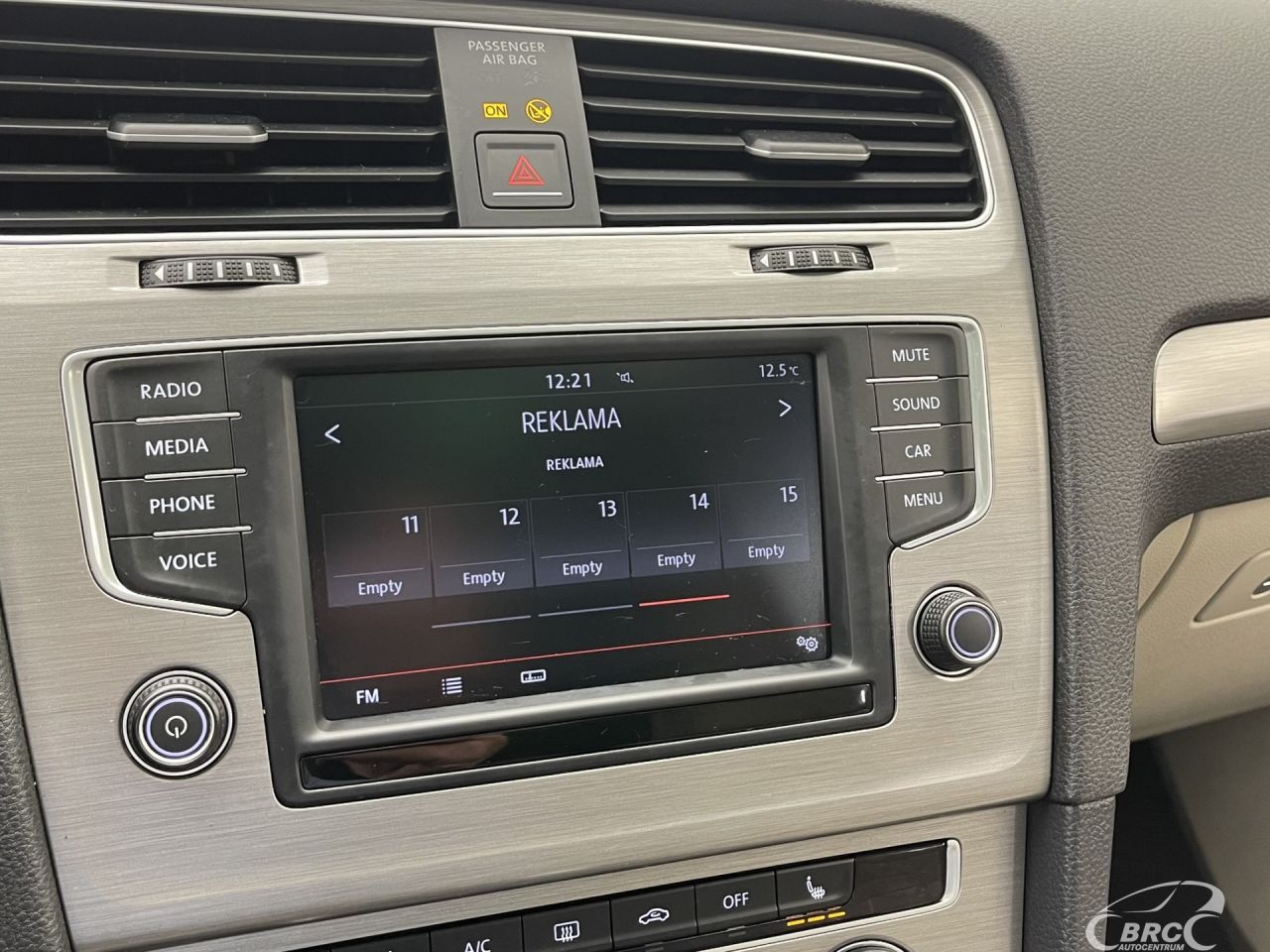 Volkswagen Golf | 31