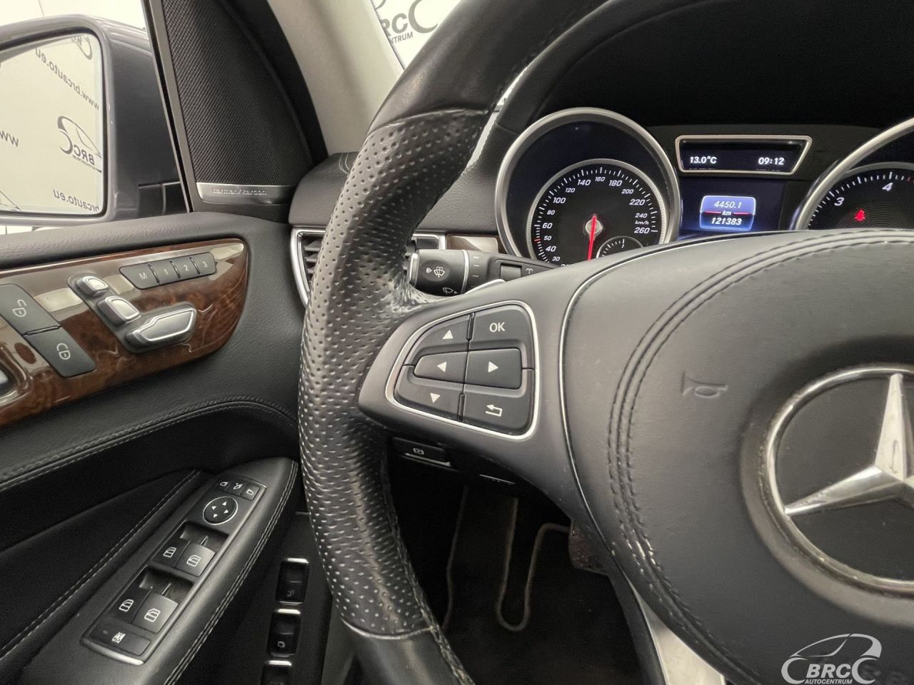 Mercedes-Benz GLS350 | 30