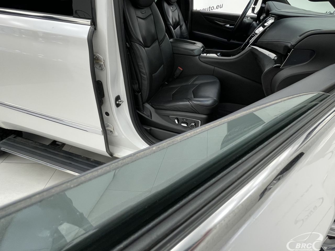 Cadillac Escalade | 9