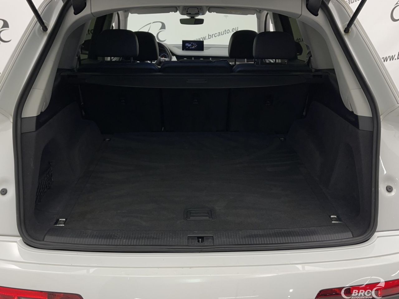 Audi Q7 | 37