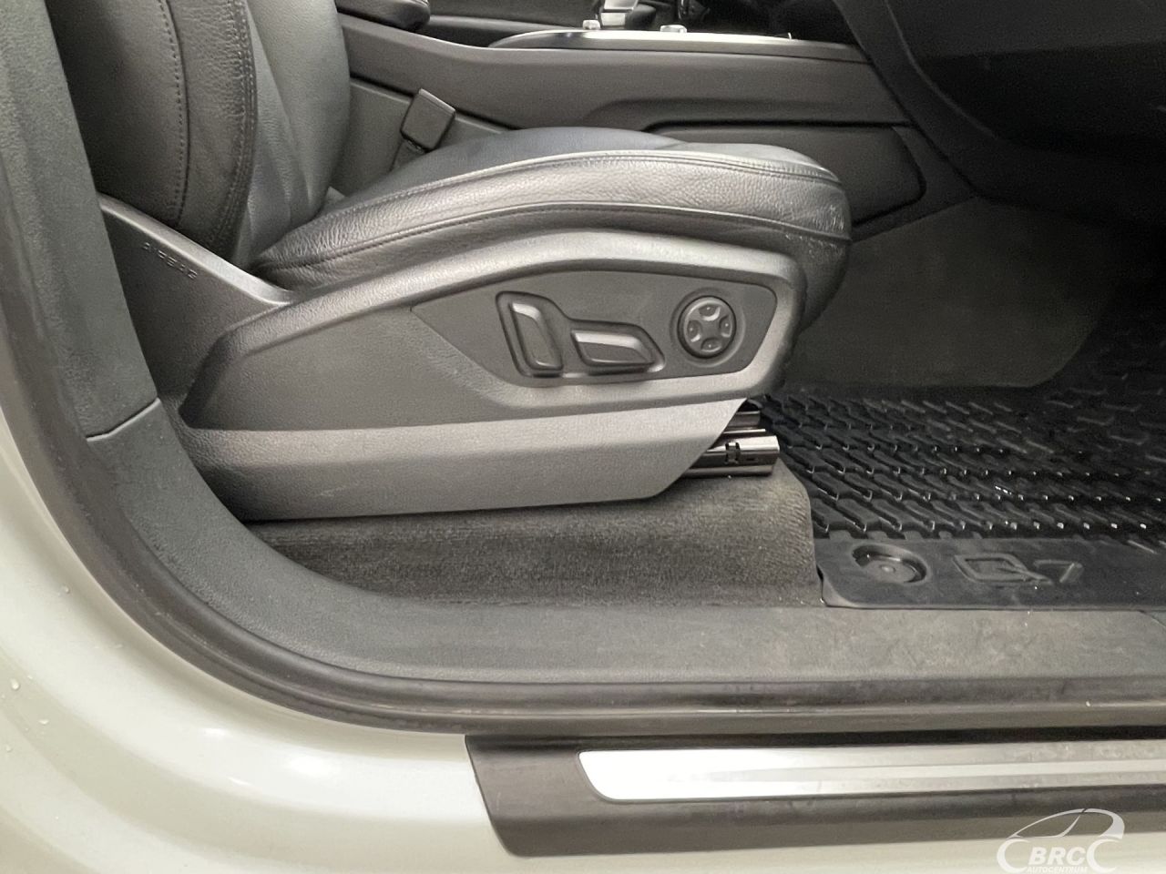 Audi Q7 | 5