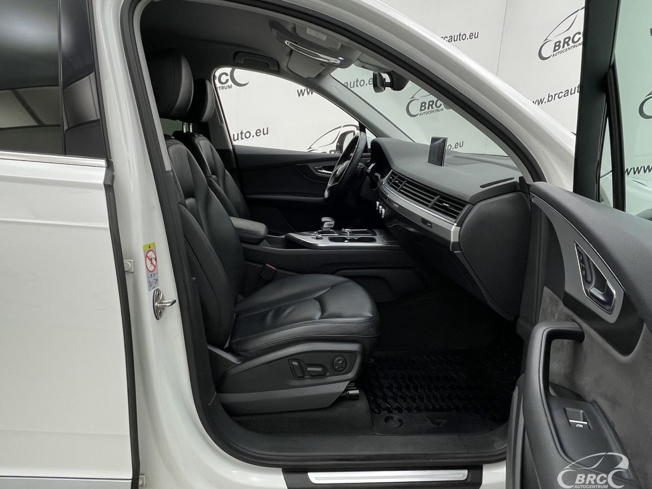 Audi Q7 | 3
