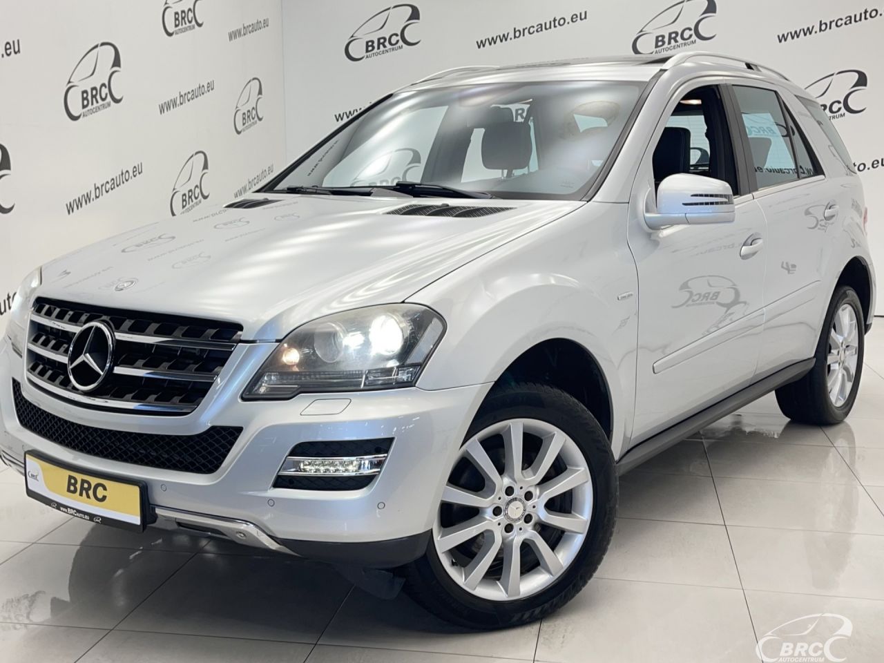 Mercedes-Benz ML350 | 42