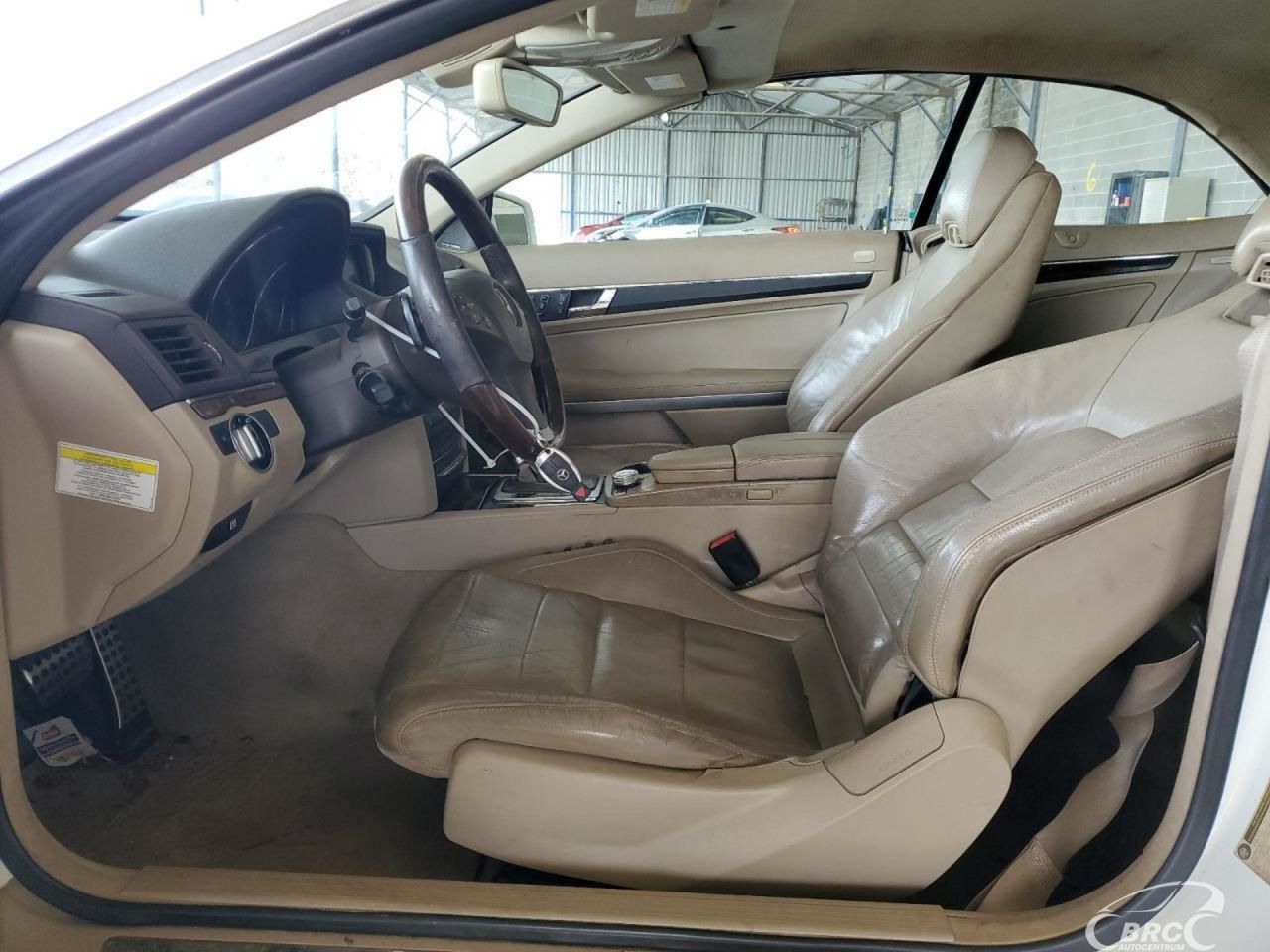 Mercedes-Benz E550 | 54