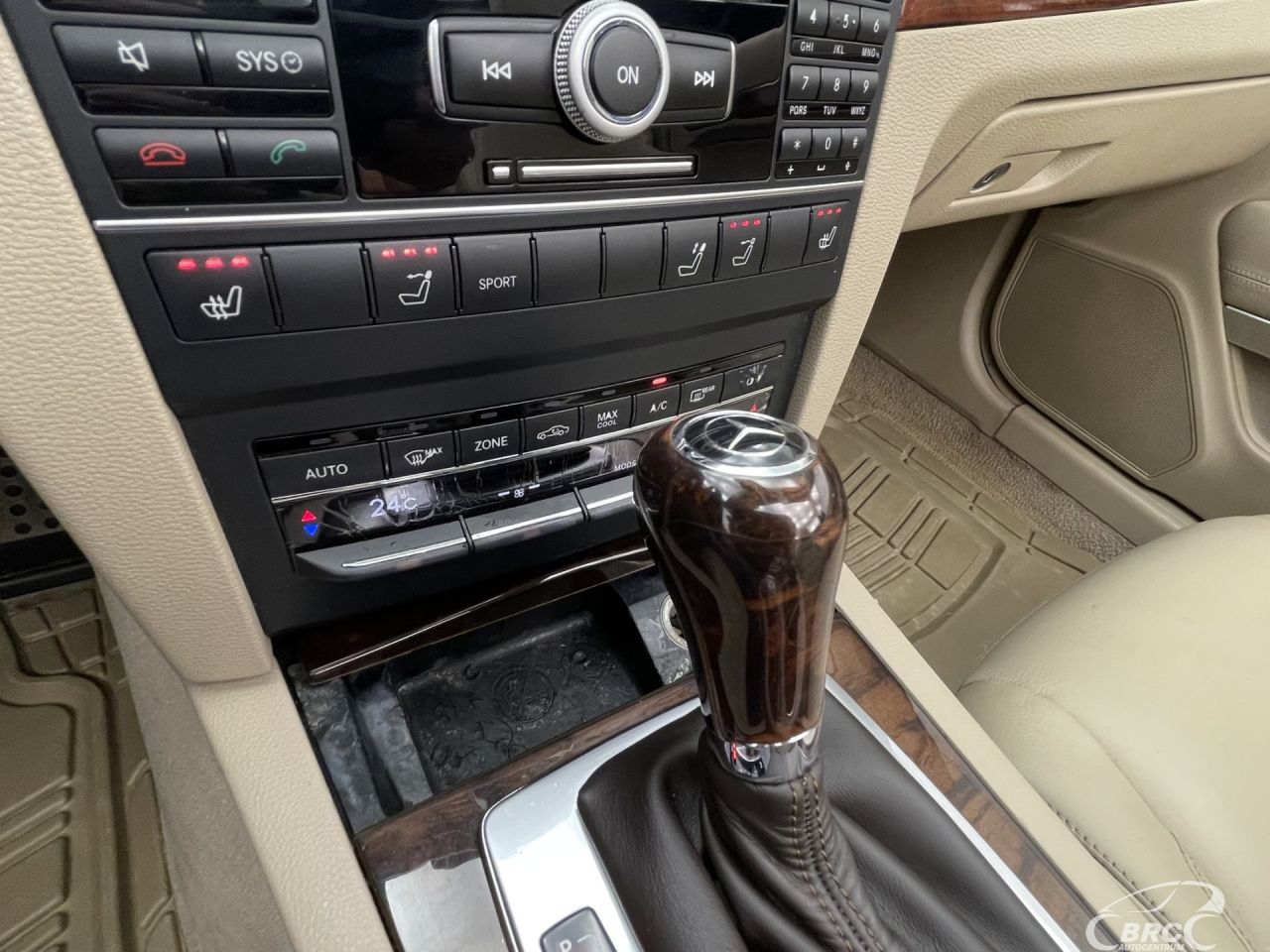 Mercedes-Benz E550 | 27