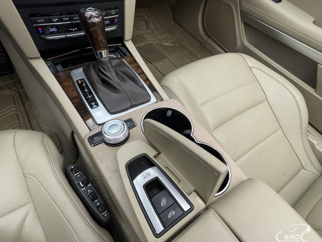 Mercedes-Benz E550 | 25