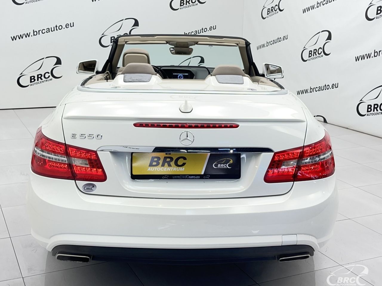 Mercedes-Benz E550 | 47