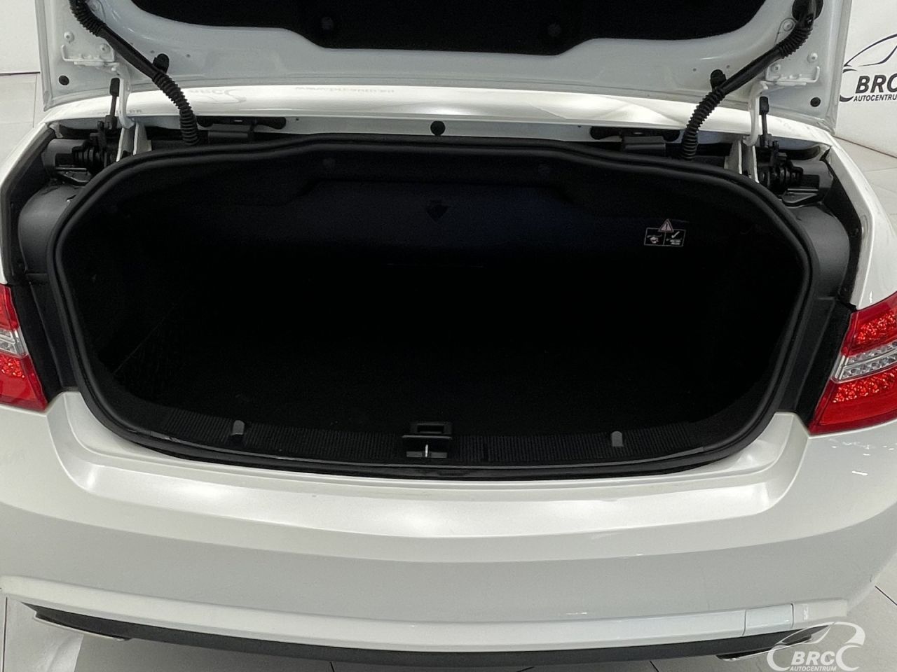 Mercedes-Benz E550 | 41