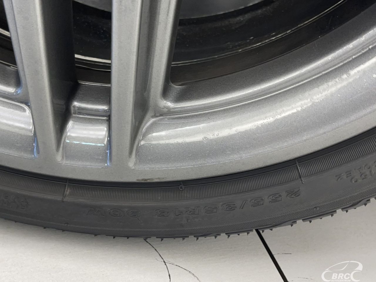 Mercedes-Benz E550 | 40