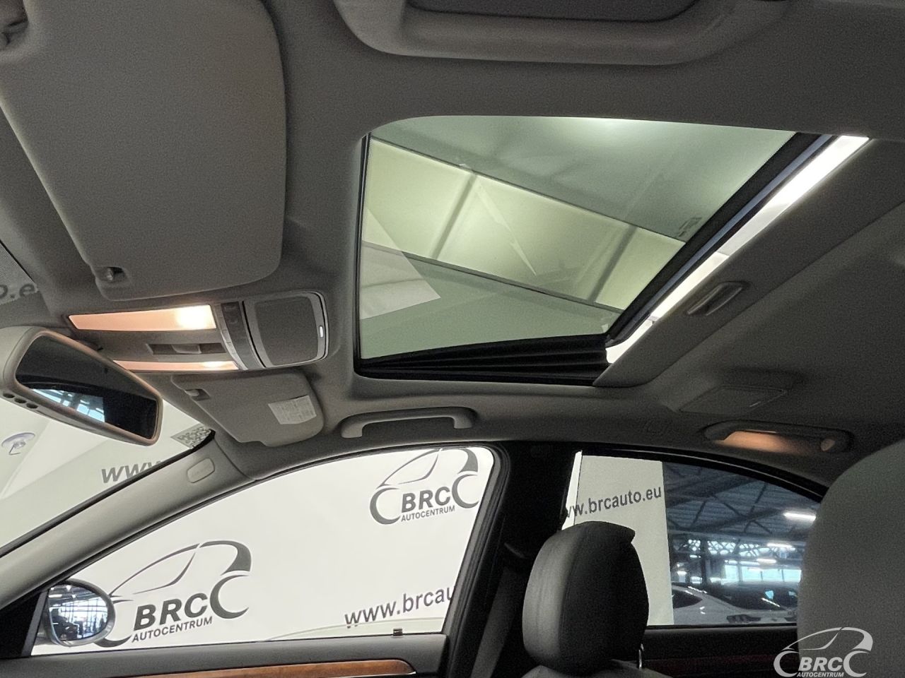 Mercedes-Benz S450 | 27