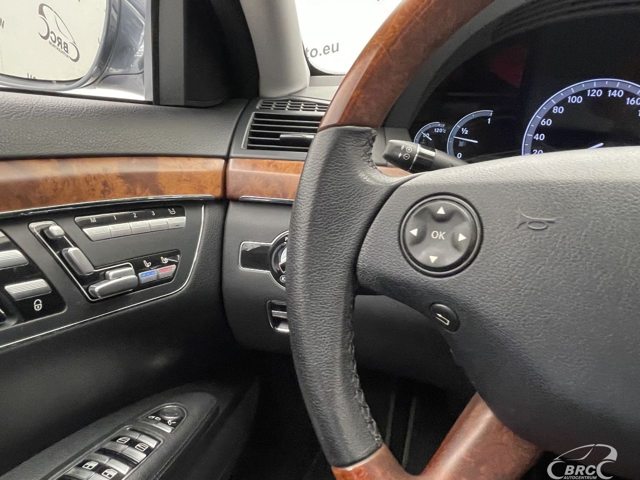 Mercedes-Benz S450 | 33