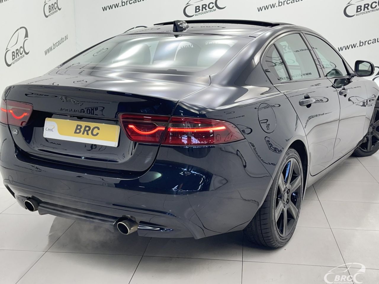 Jaguar XE | 54