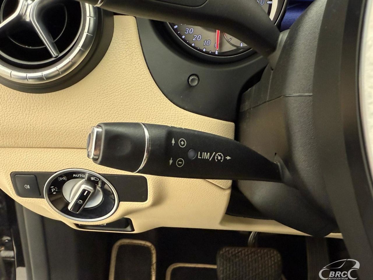 Mercedes-Benz CLA200 | 13