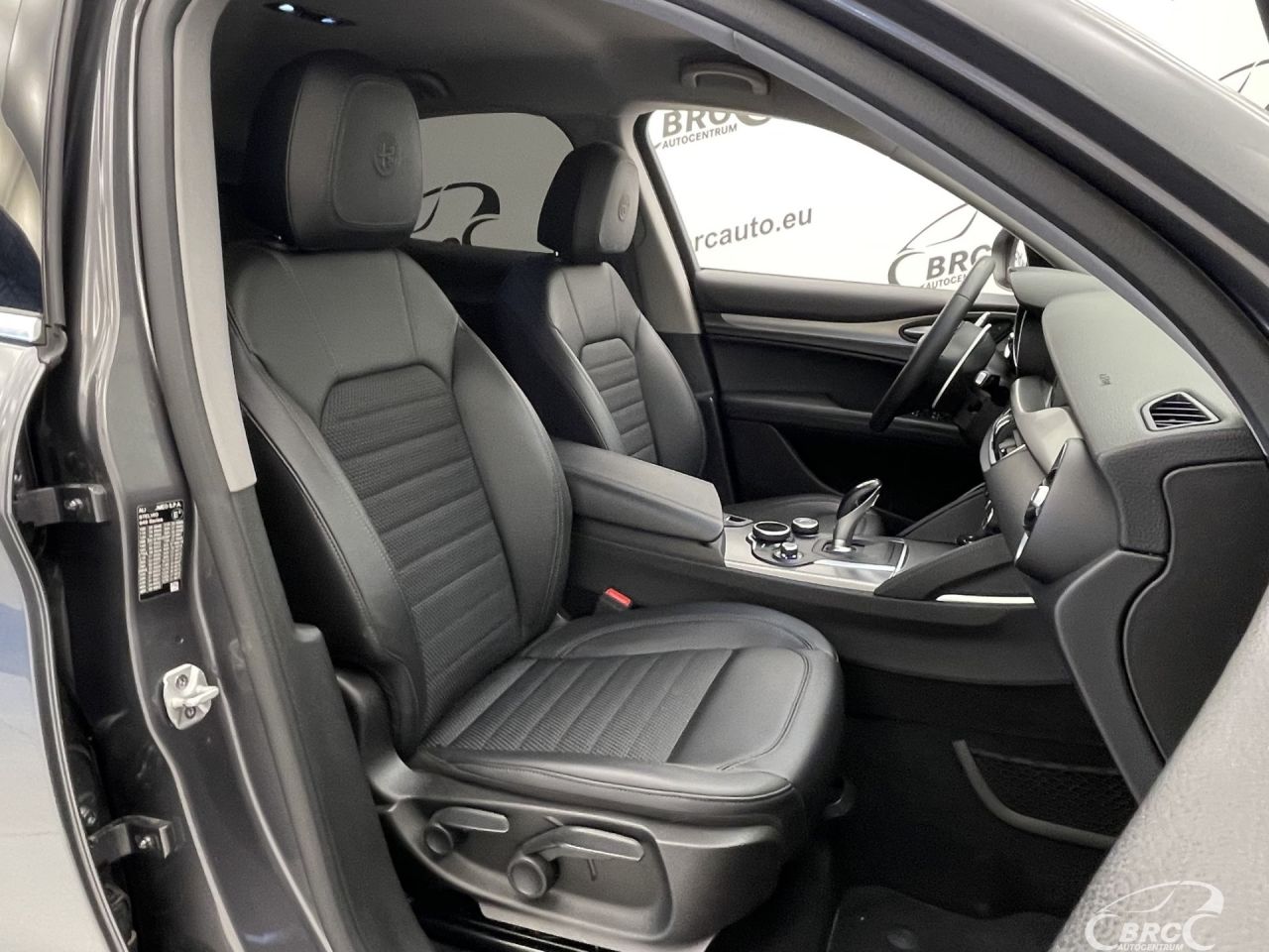 Alfa Romeo Stelvio | 6