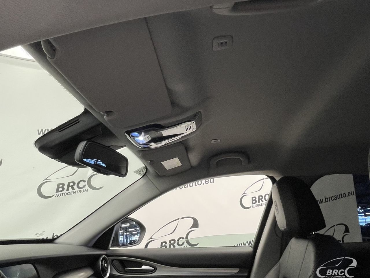 Alfa Romeo Stelvio | 25