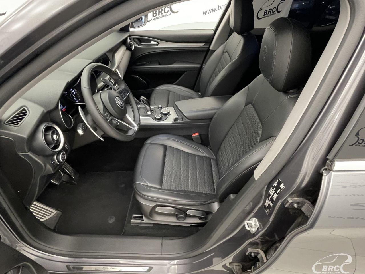 Alfa Romeo Stelvio | 21