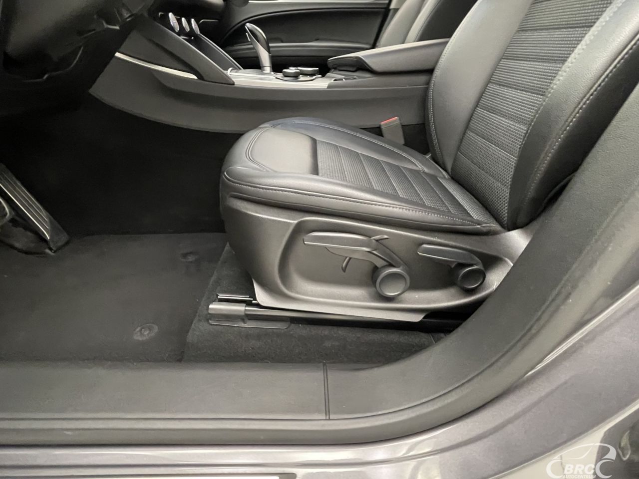 Alfa Romeo Stelvio | 22