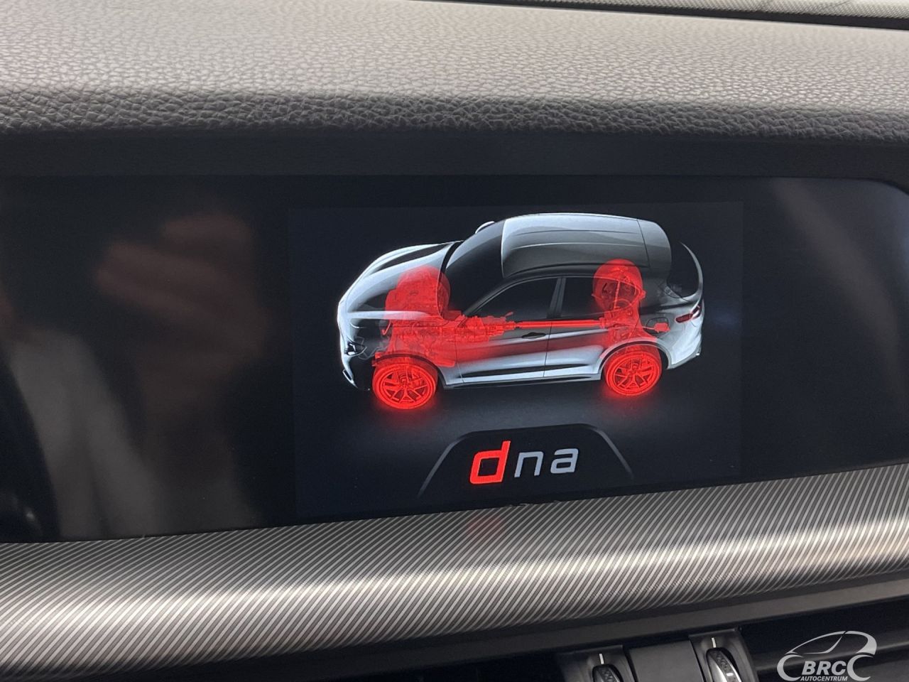 Alfa Romeo Stelvio | 37