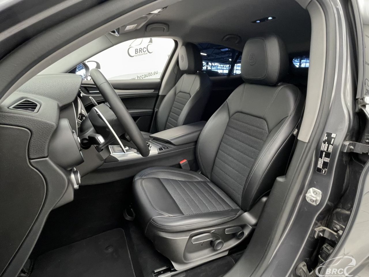 Alfa Romeo Stelvio | 23