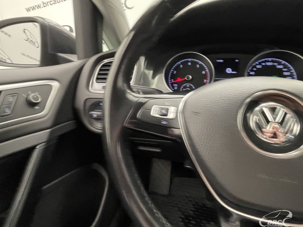 Volkswagen Golf | 28