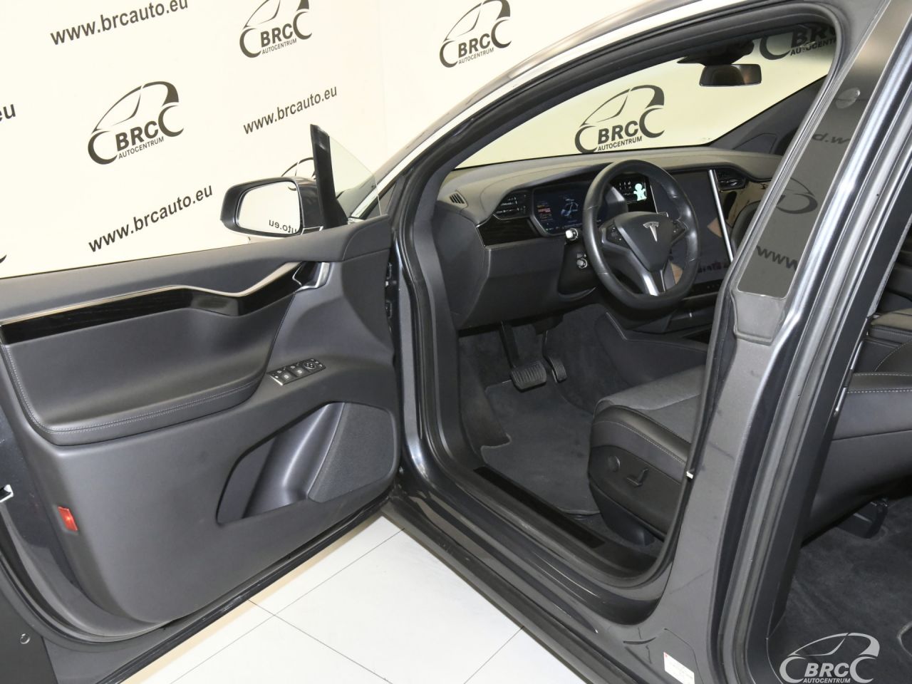 Tesla Model X | 16