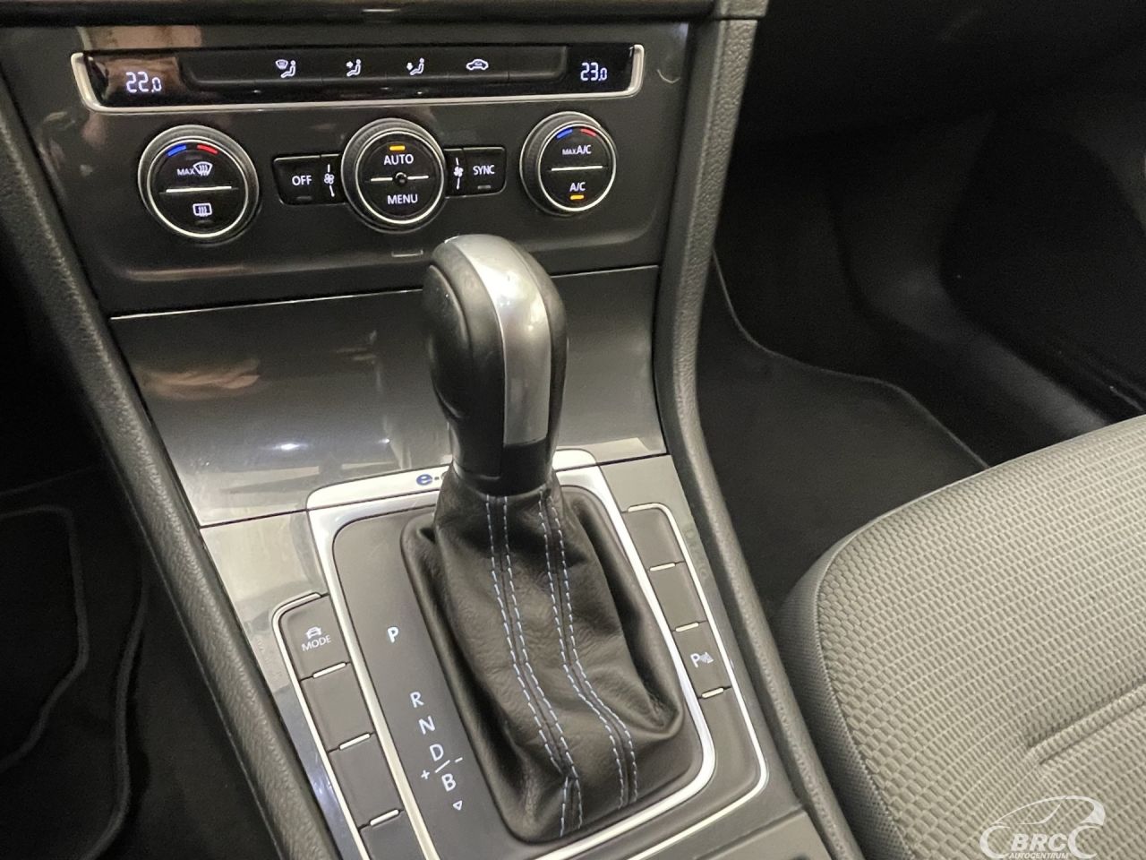 Volkswagen Golf | 23