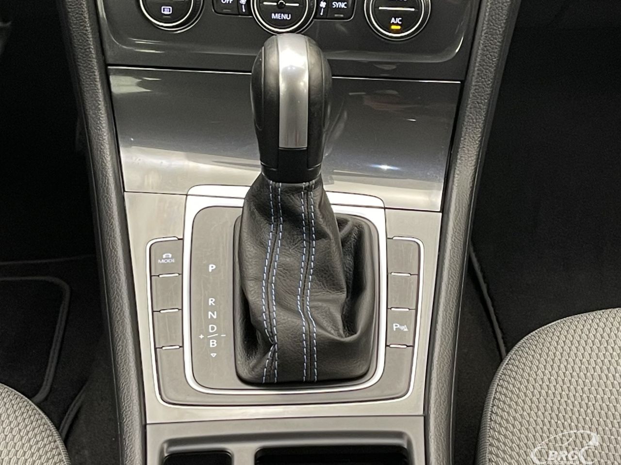 Volkswagen Golf | 16