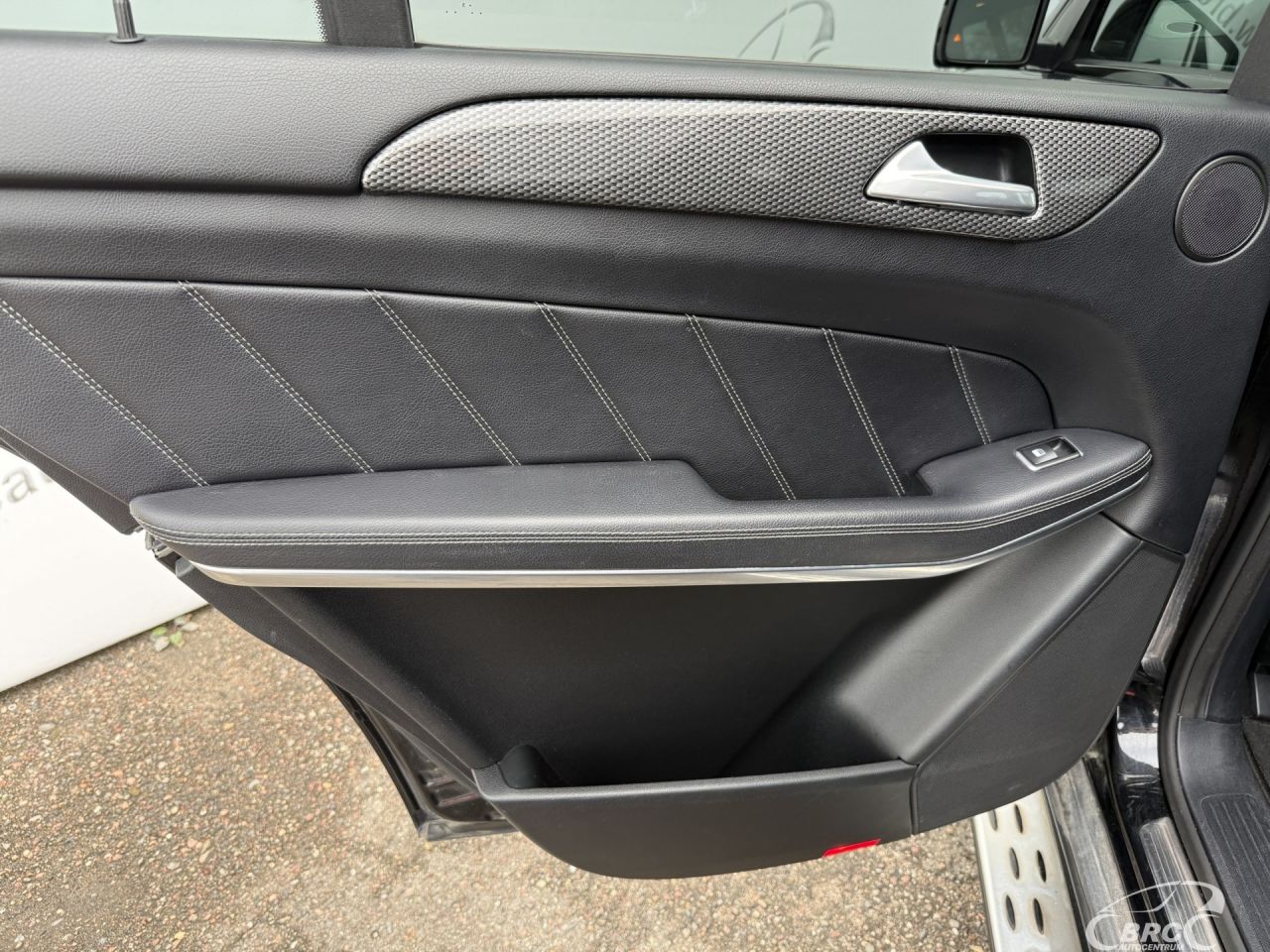 Mercedes-Benz GL450 | 16