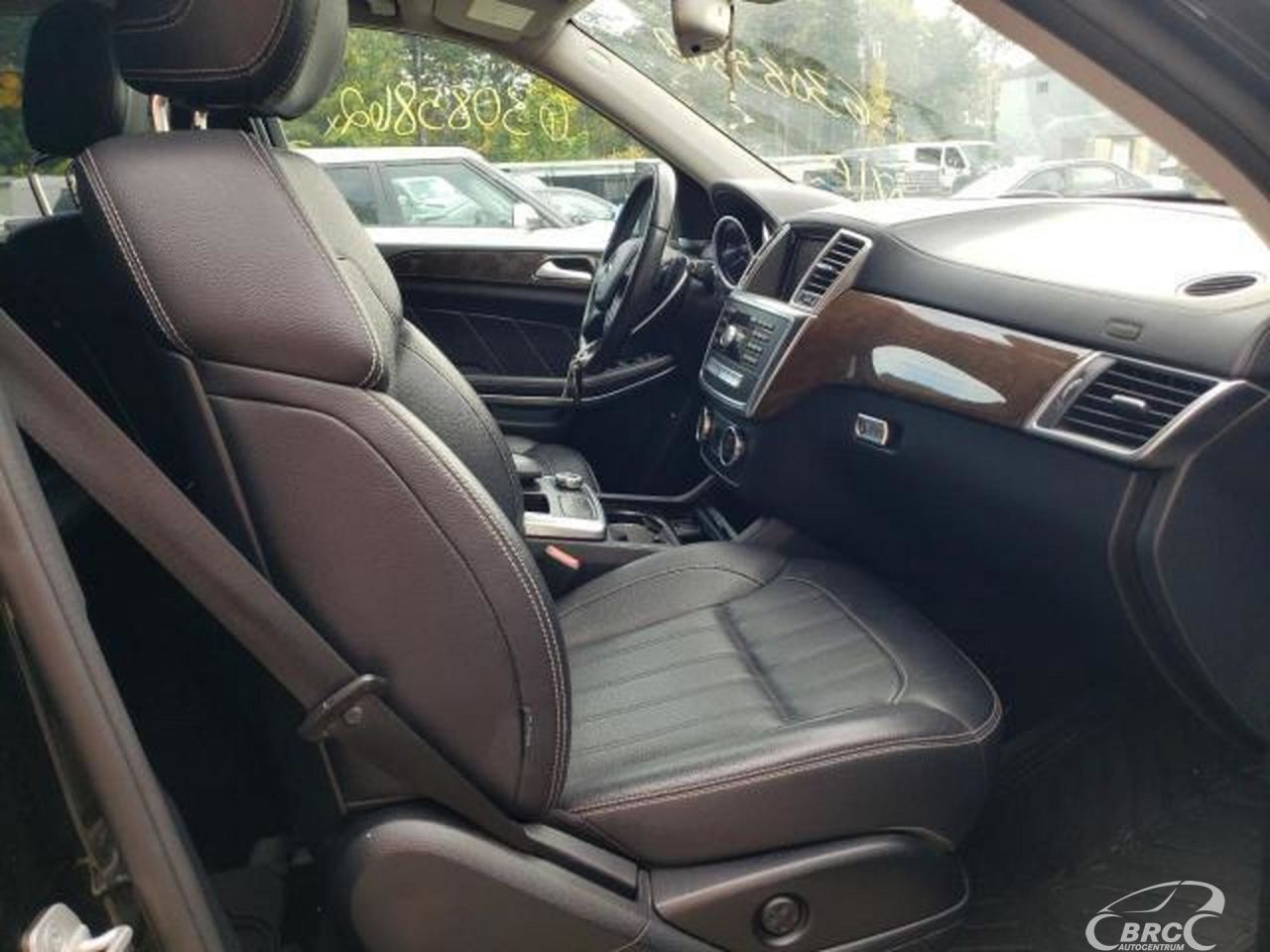 Mercedes-Benz GL450 | 54