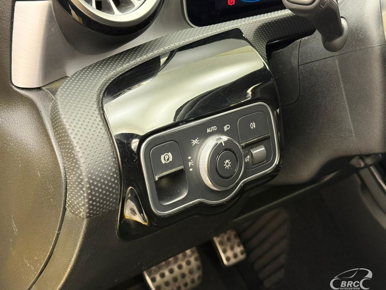 Mercedes-Benz A220 | 6