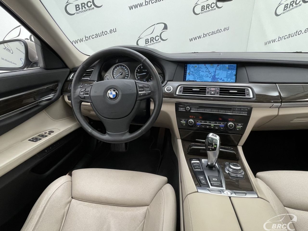 BMW 750 | 16