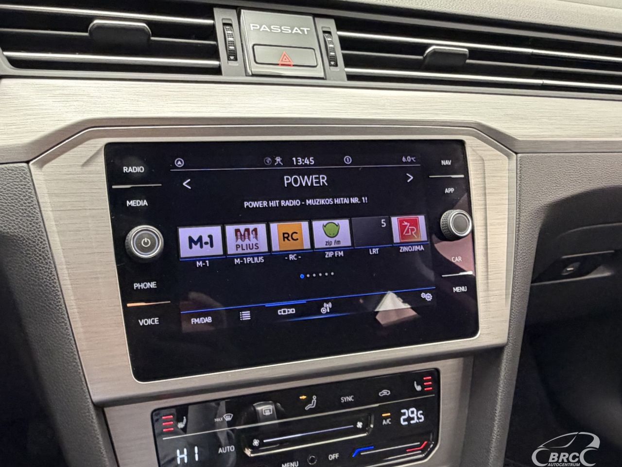 Volkswagen Passat | 29