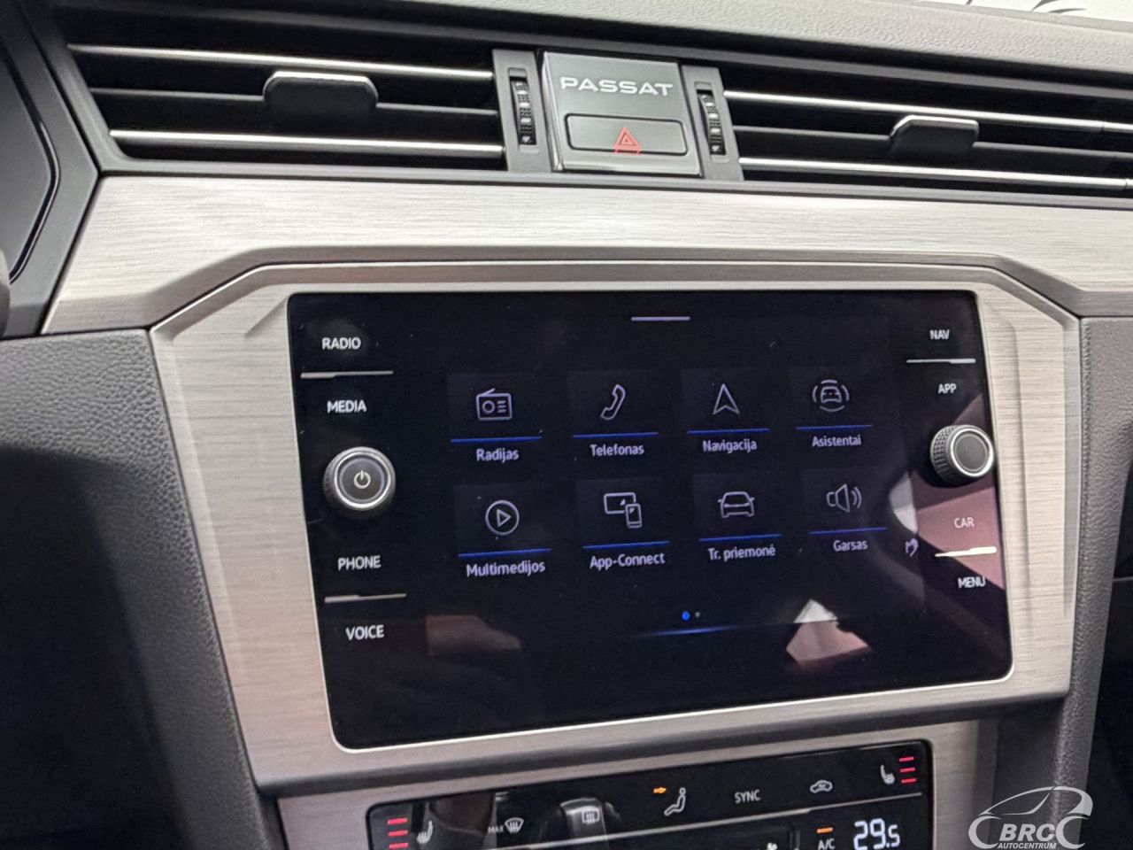 Volkswagen Passat | 39