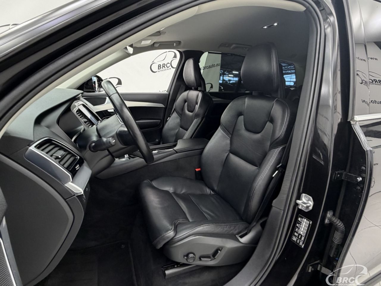 Volvo XC90 | 22
