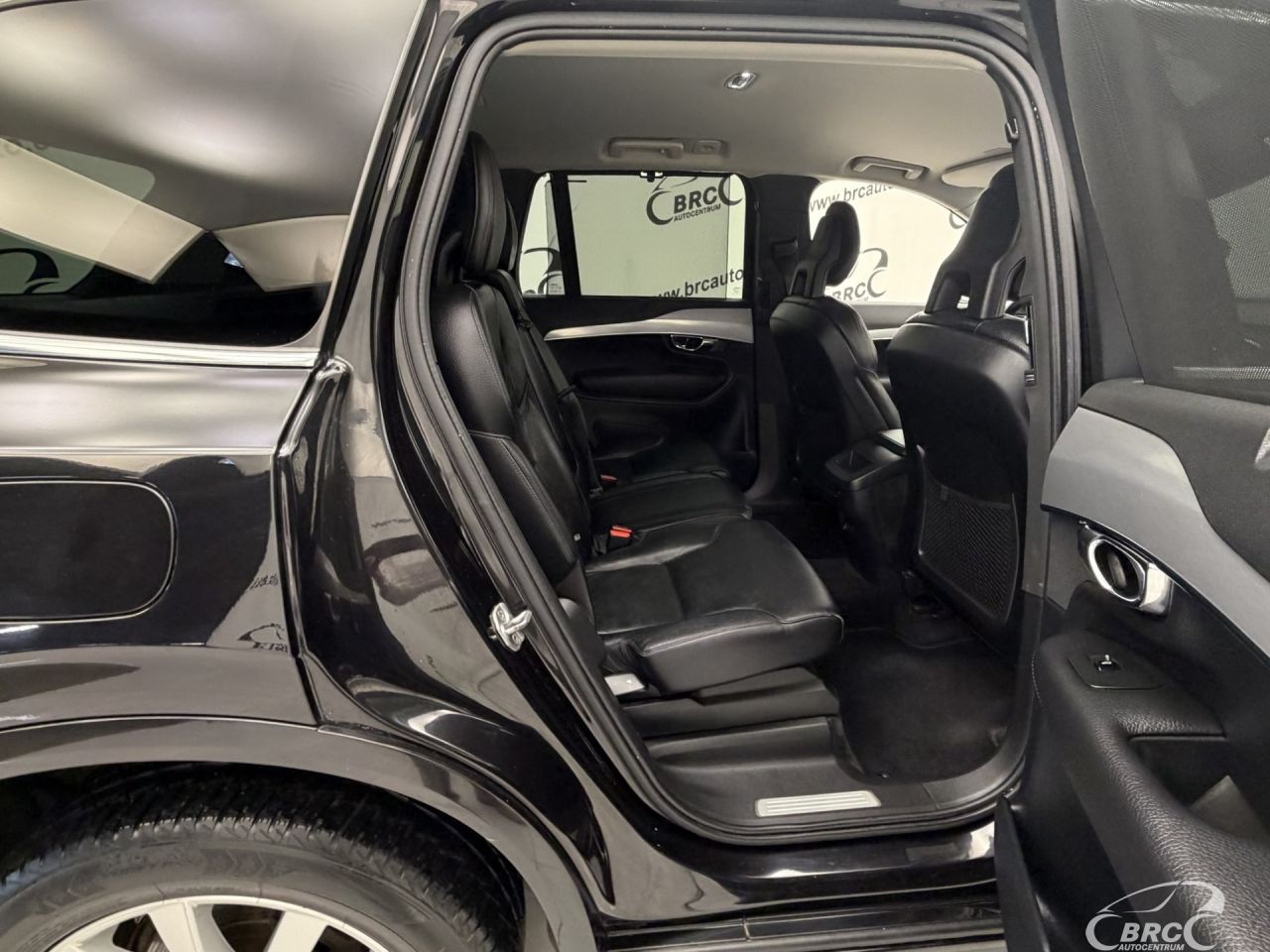 Volvo XC90 | 9