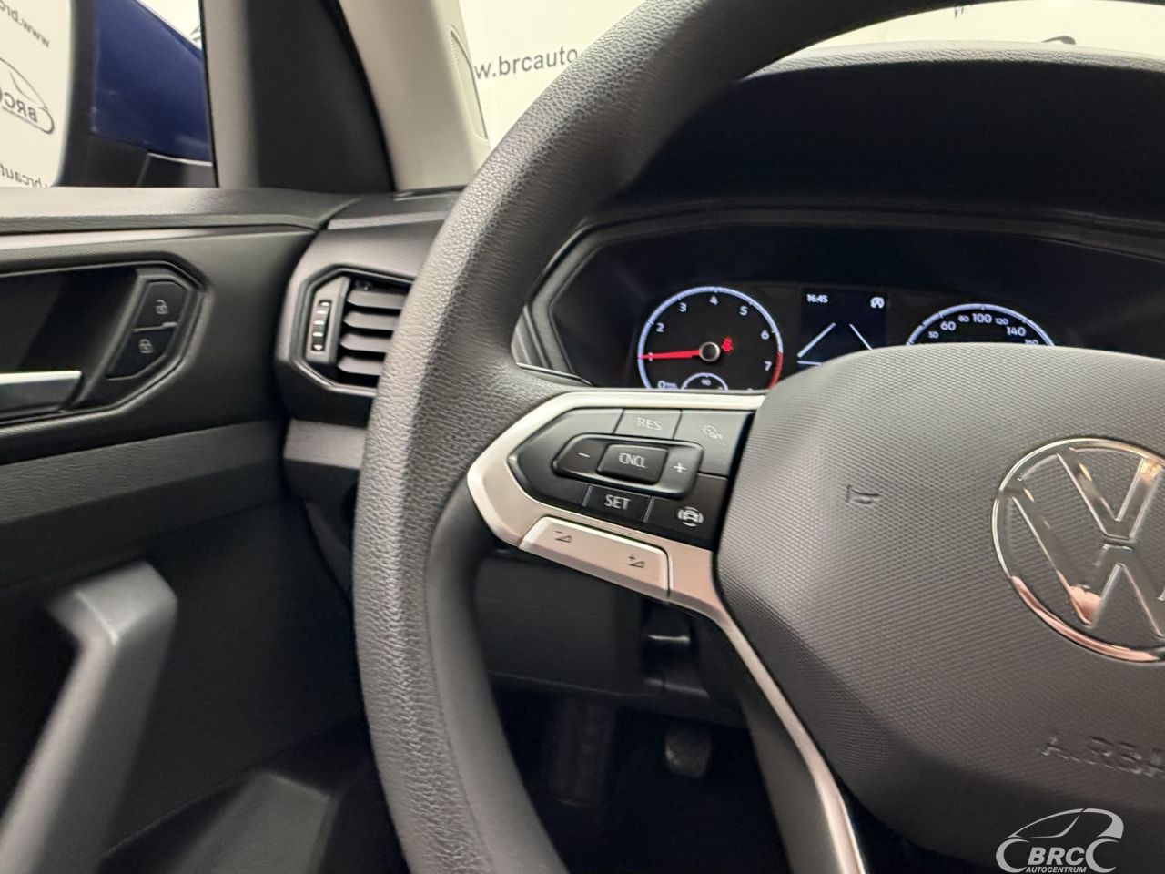 Volkswagen T-Cross | 32