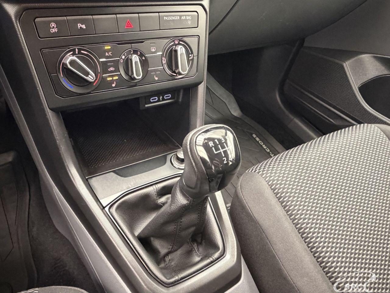 Volkswagen T-Cross | 23