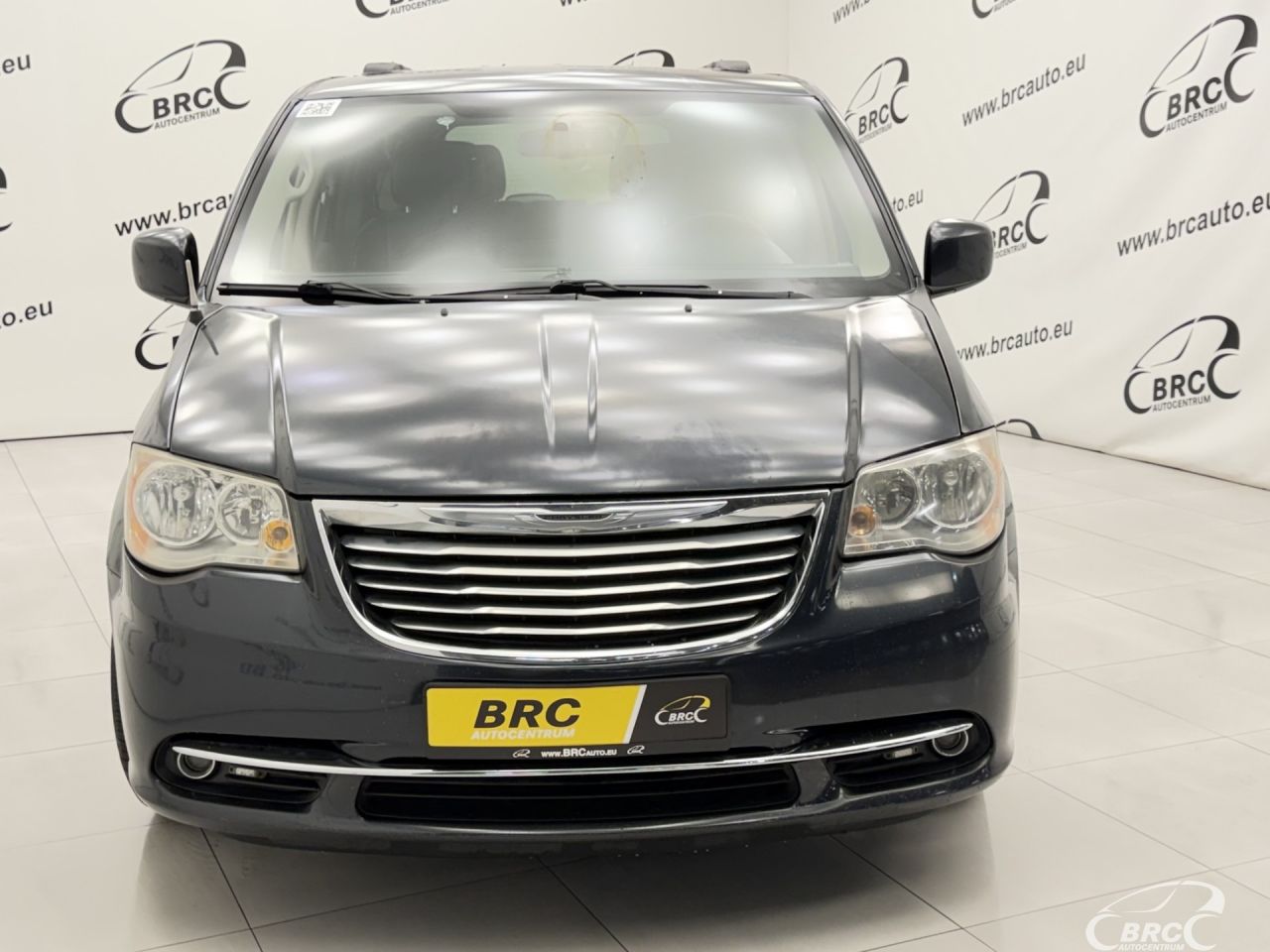 Chrysler Town & Country | 44