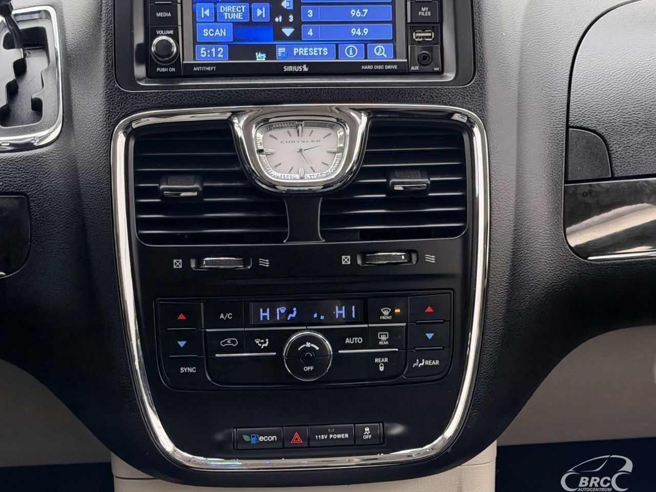 Chrysler Town & Country | 18