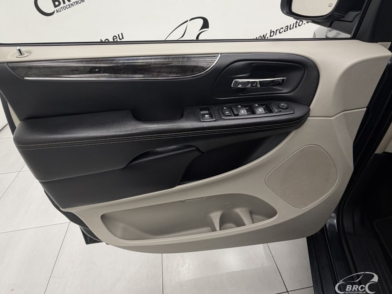 Chrysler Town & Country | 20