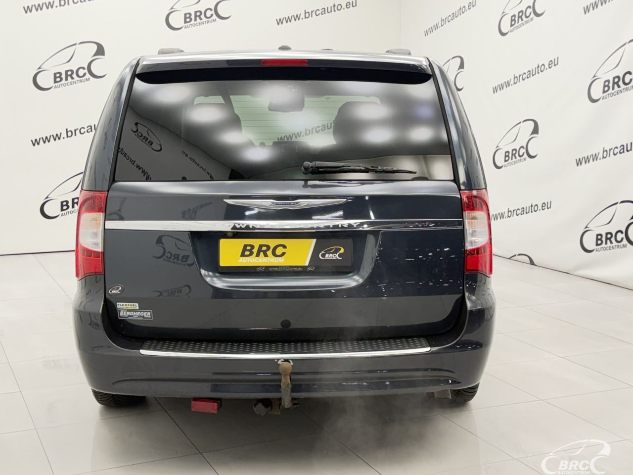 Chrysler Town & Country | 45