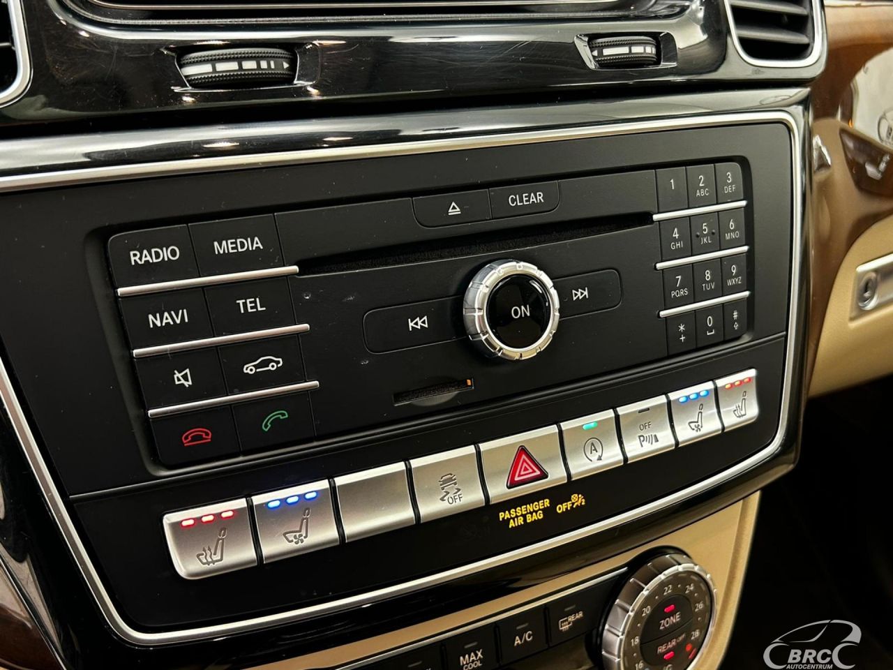 Mercedes-Benz GLS450 | 23