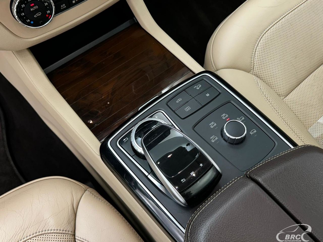 Mercedes-Benz GLS450 | 25