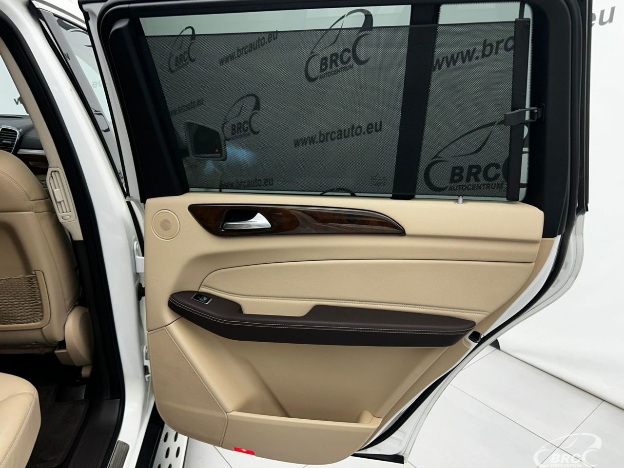 Mercedes-Benz GLS450 | 27