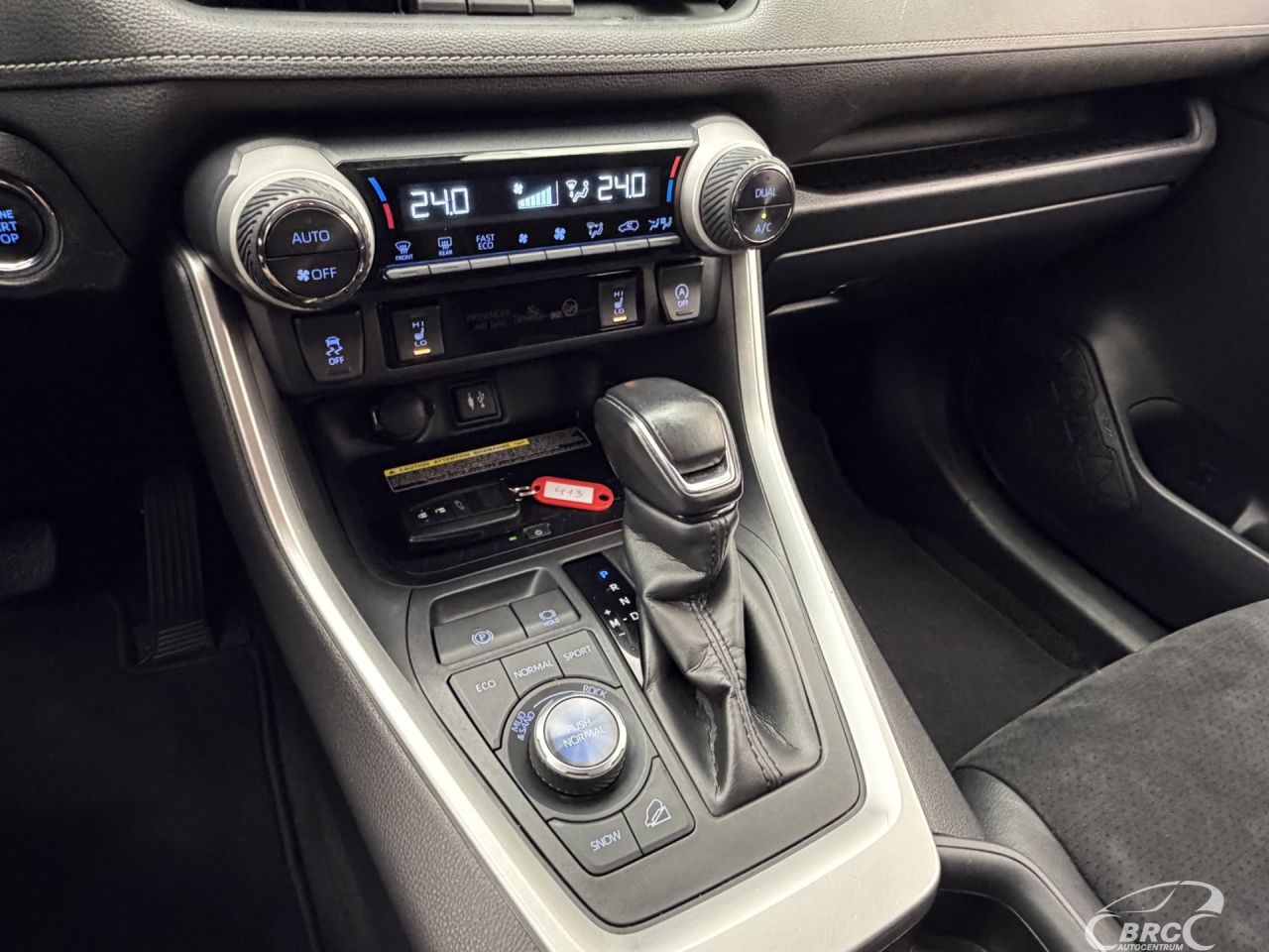 Toyota RAV4 | 24