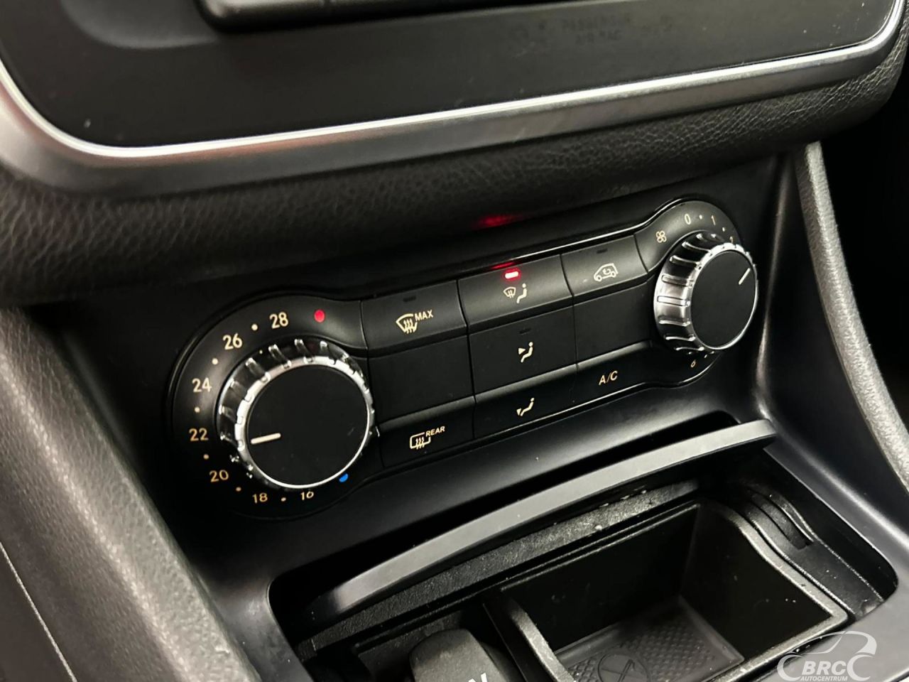 Mercedes-Benz CLA180 | 15