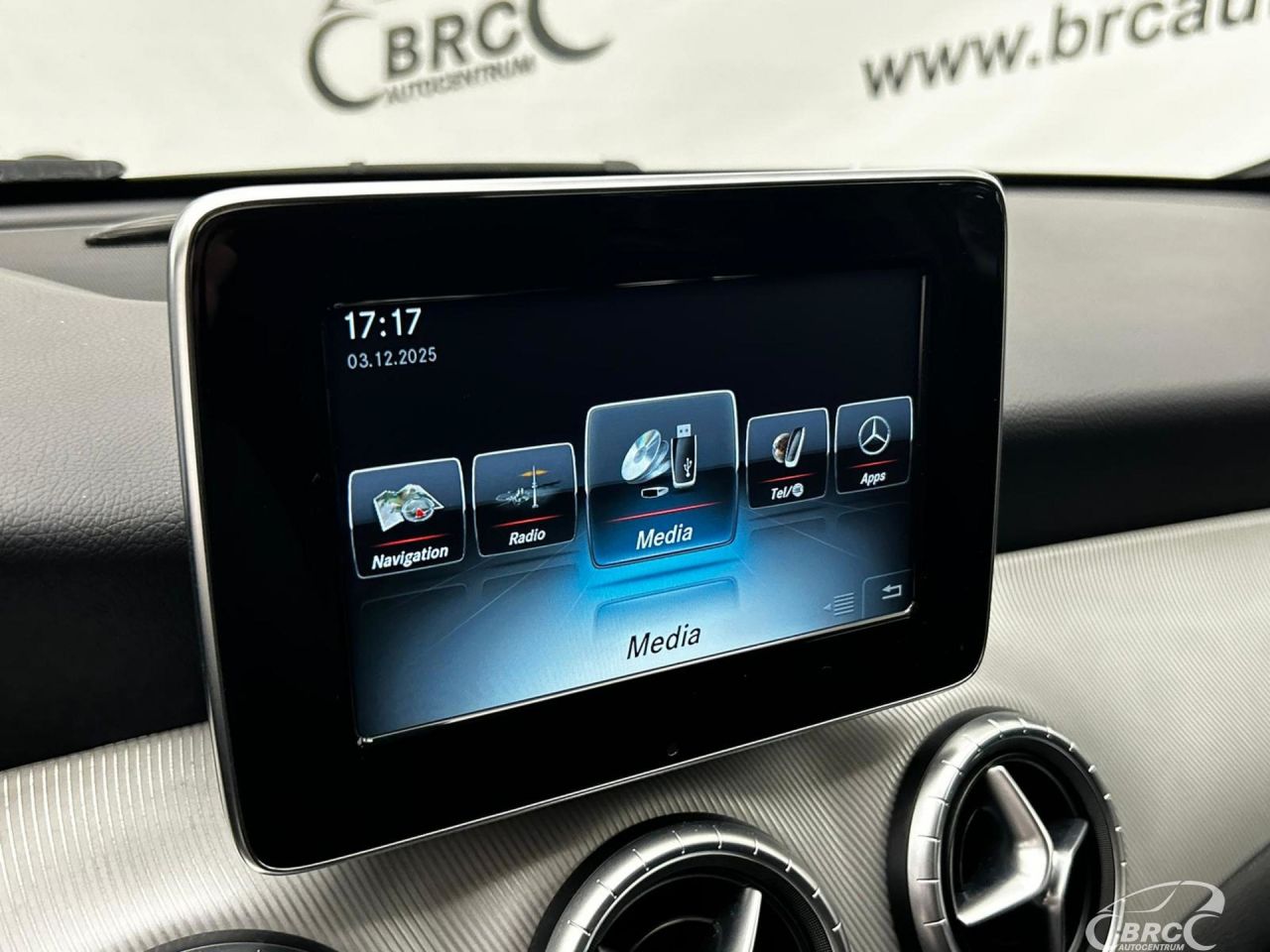 Mercedes-Benz CLA180 | 7