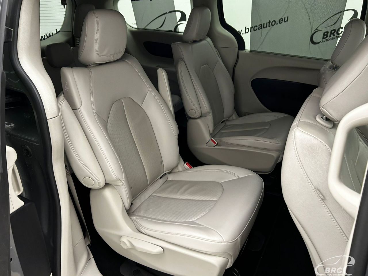 Chrysler Pacifica | 8