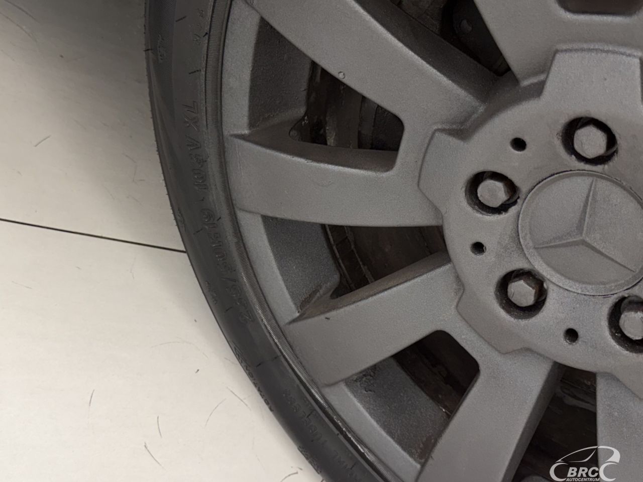 Mercedes-Benz GLK350 | 37